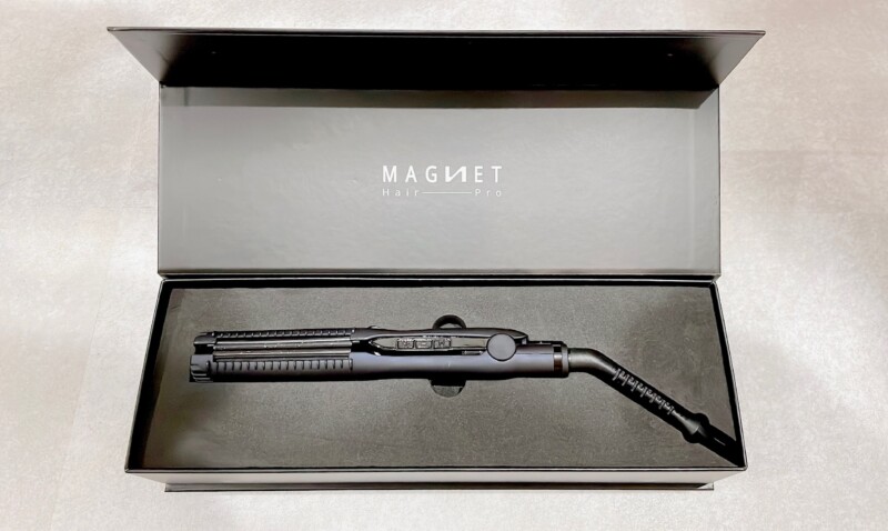 マグネットヘアプロ ストレートアイロンの開封写真